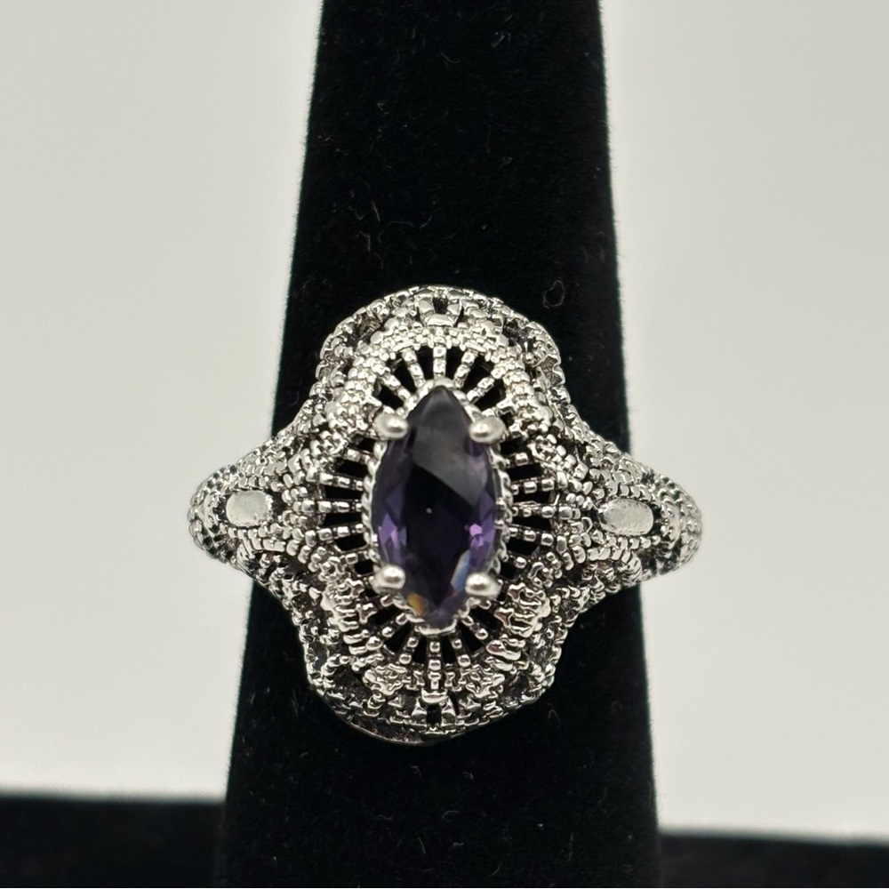 Elegant Sterling Silver and Purple (Amethyst) Women's Ring